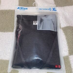 NWT Uniqlo men’s airism v-neck t-shirt